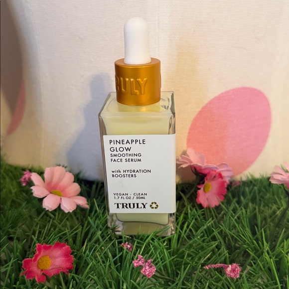 TRULY Pineapple Glow Smoothing Face Serum - Picture 4 of 4